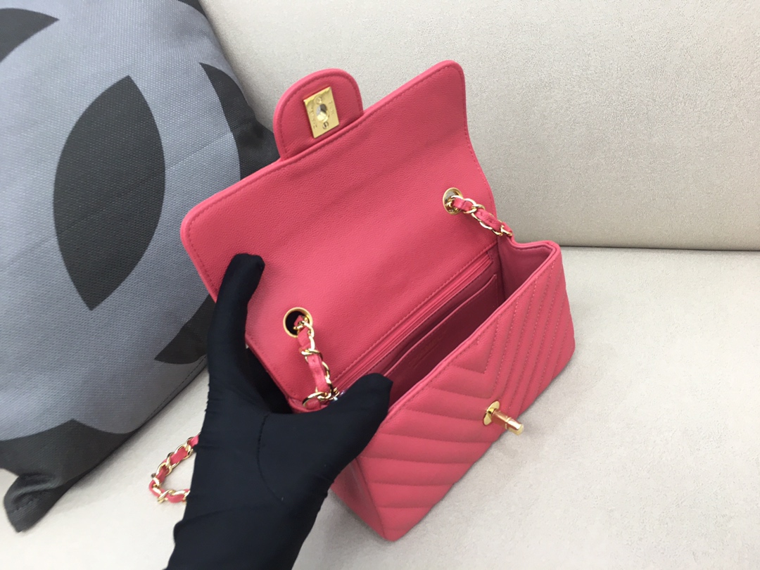 Small Classic Flap Caviar Bag A01116 Rose Red/Gold